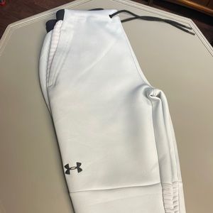 Men’s Underarmour sweatpants